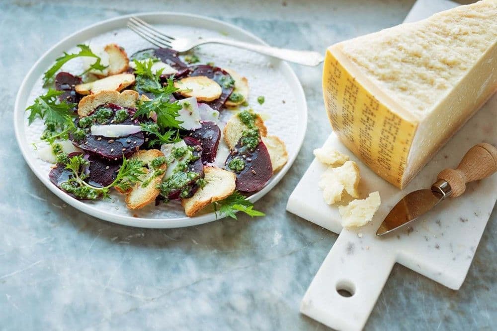 Barbabietola rossa, Parmigiano Reggiano e salsa alle erbe