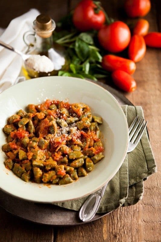Chicche della nonna al sugo di pomodoro