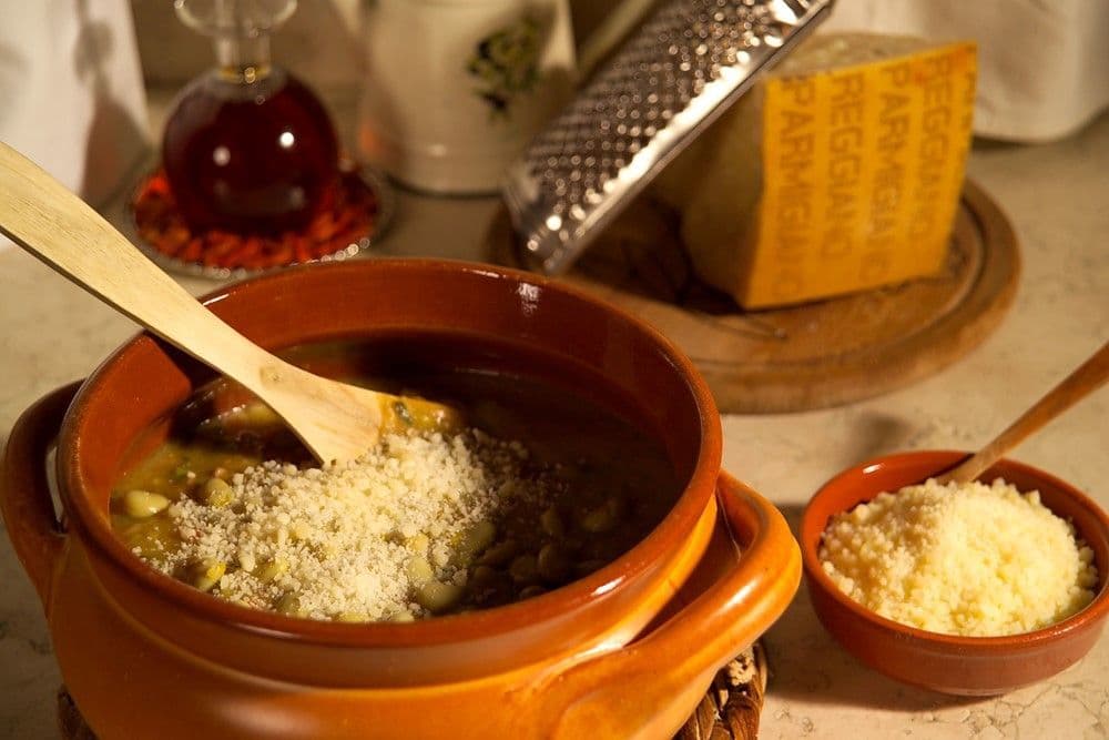 Zuppa fagioli, fave e lenticchie