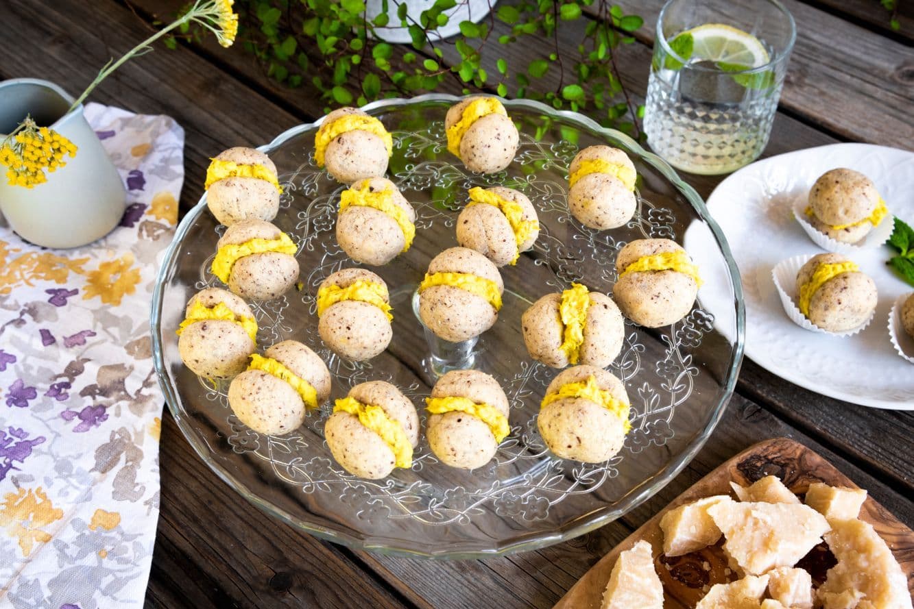 Baci di Dama al Parmigiano Reggiano